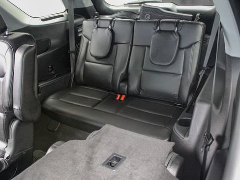 Used 2023 Ford Explorer XLT w/ Equipment Group 202A AWD/4WD image 19