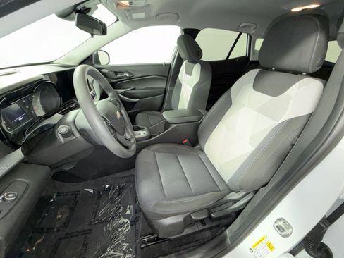 Used 2024 Chevrolet Trax LS image 13