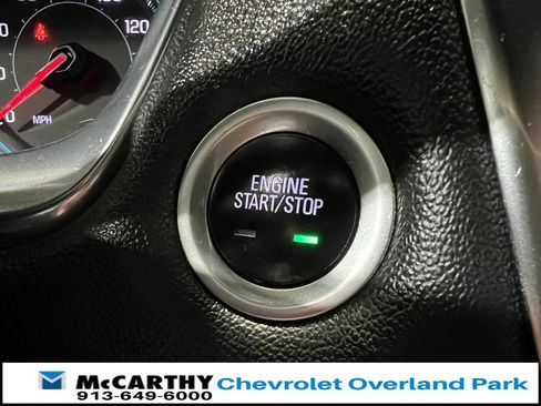 Used 2023 Chevrolet Traverse LT image 18