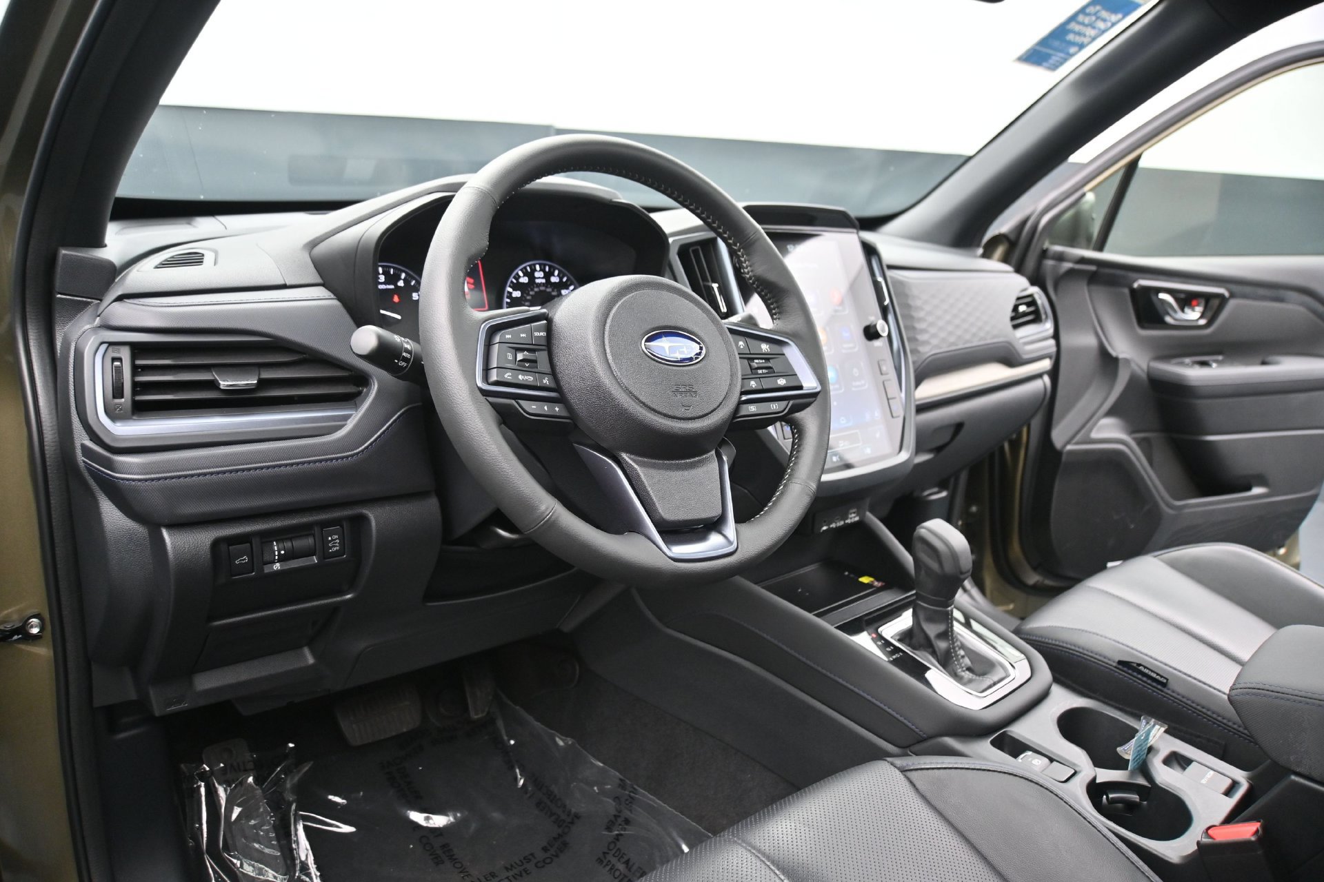 Used 2025 Subaru Forester Limited AWD/4WD image 22