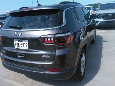 Used 2024 Jeep Compass Latitude w/ Altitude Special Edition AWD/4WD image 5