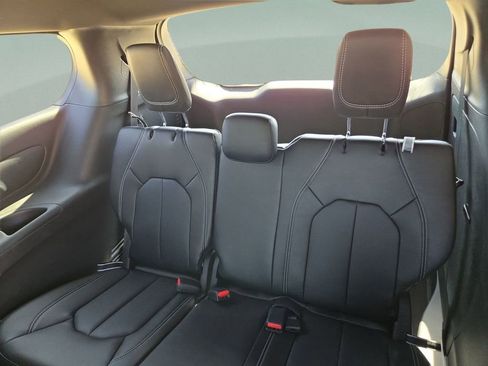 New 2026 Chrysler Pacifica Select w/ S Appearance Package image 17