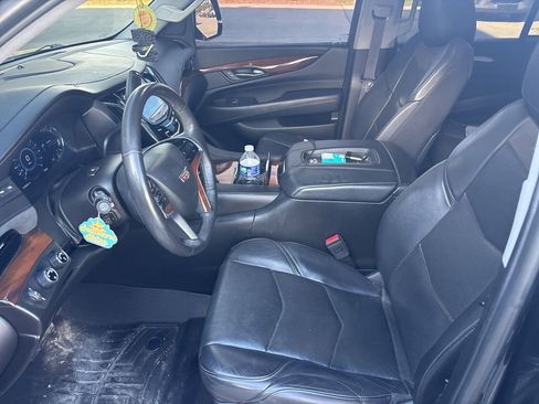 Used 2017 Cadillac Escalade Premium Luxury image 9