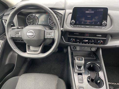 Used 2025 Nissan Rogue SV FWD image 27
