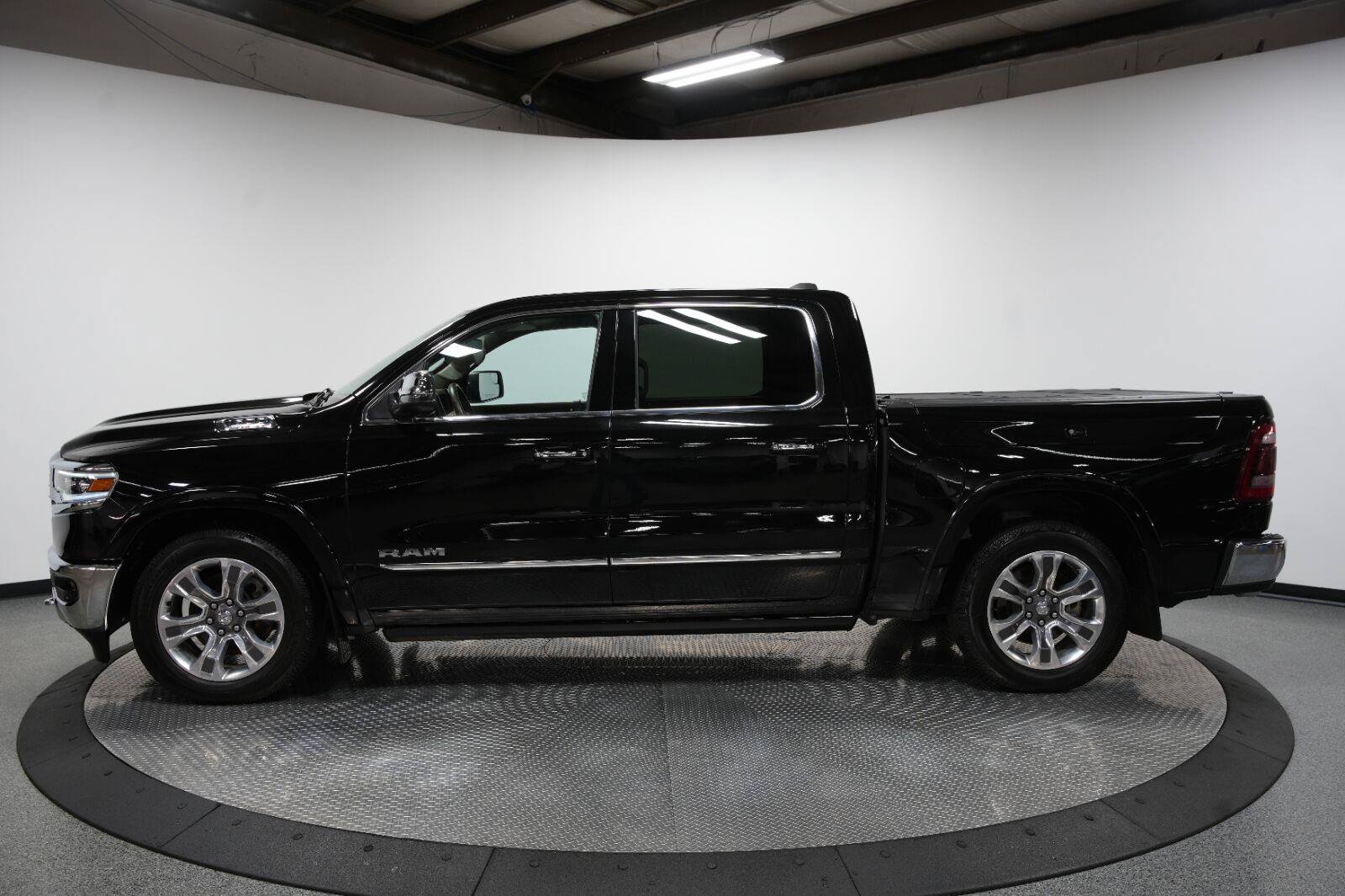 Used 2023 RAM 1500 Limited AWD/4WD image 8