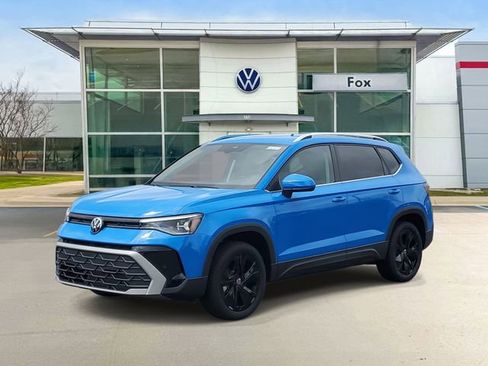 New 2025 Volkswagen Taos SE image 2