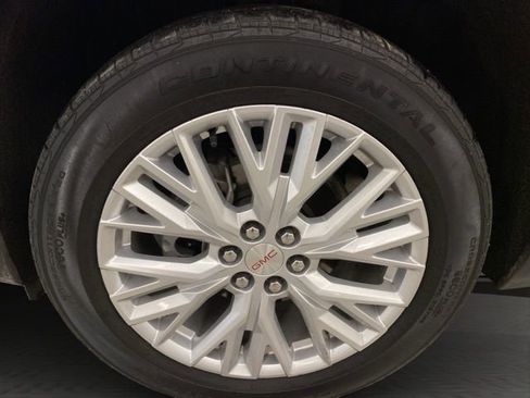 Used 2024 GMC Acadia Elevation image 29