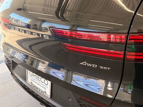 Used 2022 Genesis GV70 3.5T Sport w/ Sport Prestige Package image 9