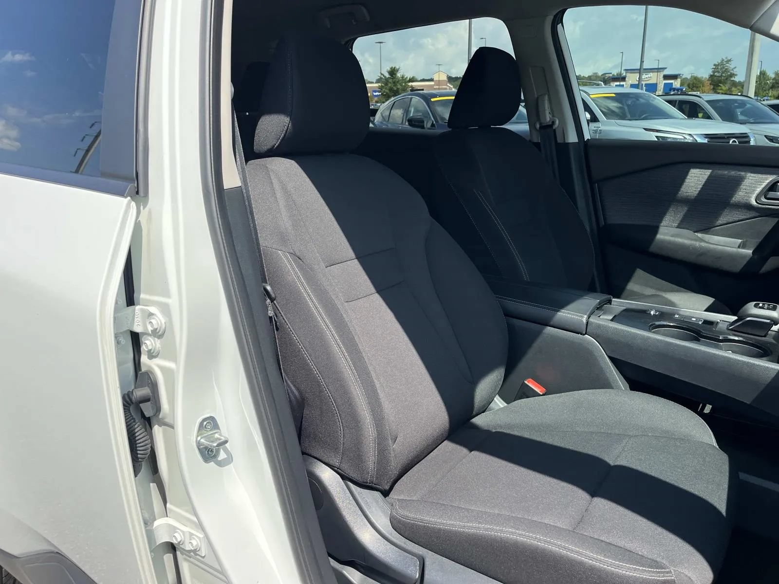 Used 2023 Nissan Rogue S FWD image 25