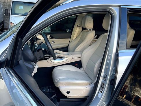 Used 2020 Mercedes-Benz GLS 450 4MATIC image 8