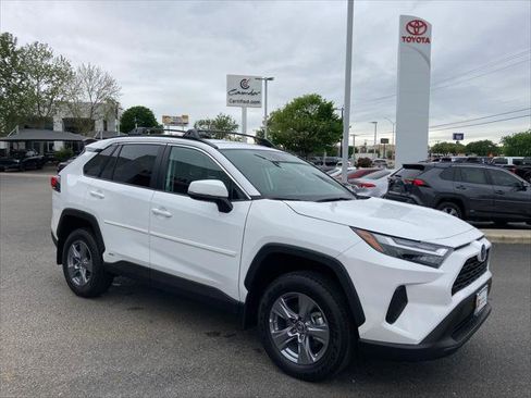 Certified 2024 Toyota RAV4 LE AWD/4WD image 3
