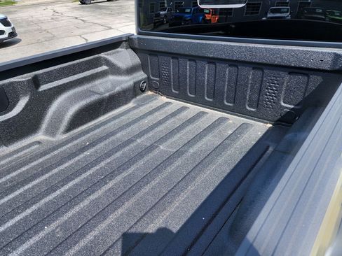 New 2025 Jeep Gladiator Sport image 27