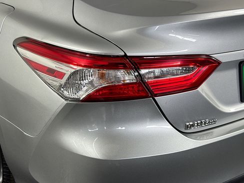 Used 2020 Toyota Camry LE w/ Convenience Package image 29