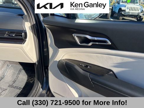 Certified 2025 Kia Sportage EX w/ Premium Package image 60