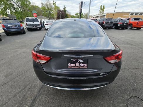Used 2016 Chrysler 200 Limited w/ Convenience Group FWD image 9