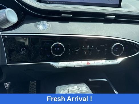 Used 2024 Genesis GV70 2.5T w/ Sport Prestige Package AWD/4WD image 8