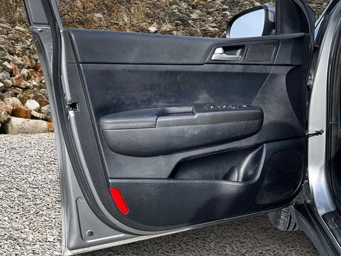 Used 2022 Kia Sportage LX image 20