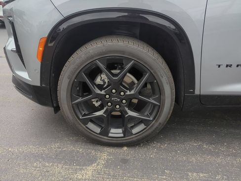 Used 2025 Chevrolet Traverse RS AWD/4WD image 14