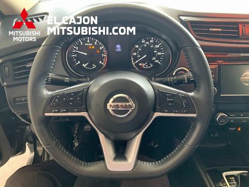 Used 2020 Nissan Rogue SV image 14