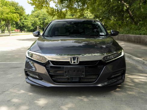 Used 2019 Honda Accord Touring image 3