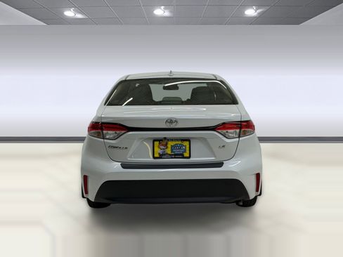 Used 2023 Toyota Corolla LE w/ Carpet Mat Package (TMS) FWD image 8