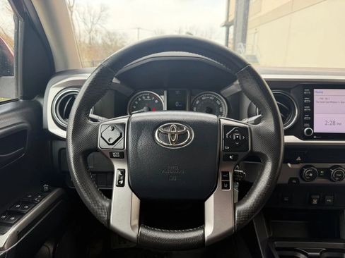 Used 2020 Toyota Tacoma SR5 image 6