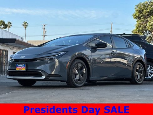 Used 2023 Toyota Prius Prime SE image 8
