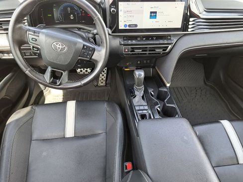 Used 2025 Toyota Camry SE w/ Multimedia Upgrade Package FWD image 19