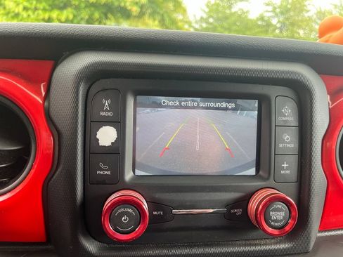 Used 2018 Jeep Wrangler Unlimited Sport S AWD/4WD image 14