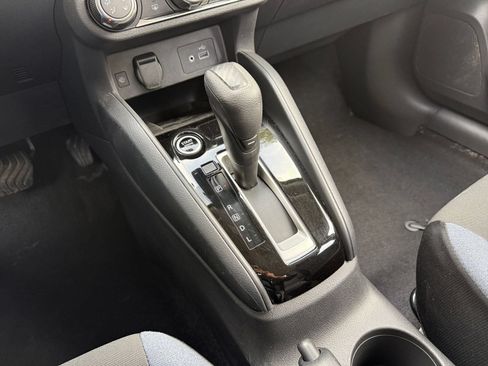 Used 2025 Nissan Versa SV FWD image 41