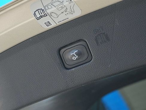 Used 2018 Ford Edge SEL w/ Equipment Group 201A FWD image 26