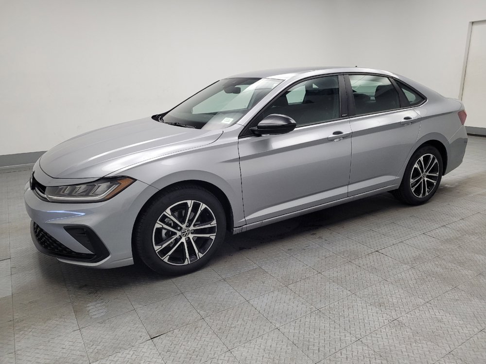 Used 2025 Volkswagen Jetta Sport FWD image 2