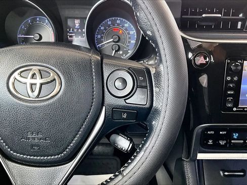 Used 2017 Toyota Corolla iM w/ All-Weather Mat Package FWD image 11