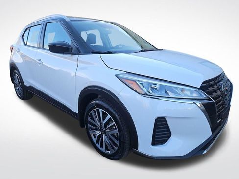 Used 2021 Nissan Kicks SV image 7