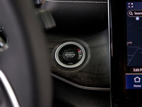 Used 2023 Jeep Grand Cherokee L Limited image 29