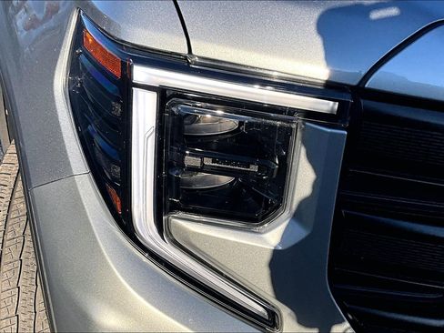 Used 2024 GMC Sierra 1500 Pro w/ Graphite Edition image 33