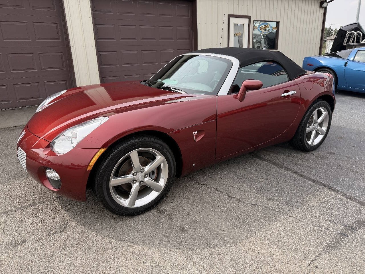 Used 2009 Pontiac Solstice Convertible w/ Preferred Package RWD image 6