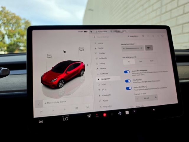 Used 2024 Tesla Model Y Long Range AWD/4WD image 61