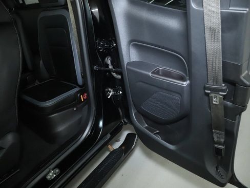 Used 2020 Chevrolet Colorado Z71 AWD/4WD image 13