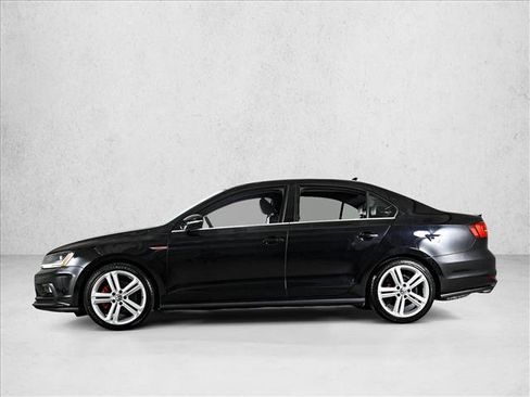 Used 2017 Volkswagen Jetta GLI image 9