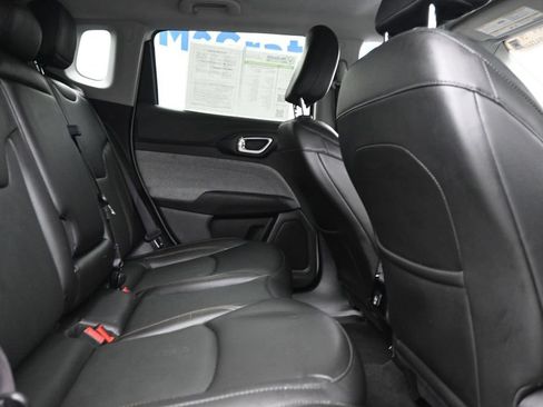 Used 2022 Jeep Compass Latitude AWD/4WD image 10