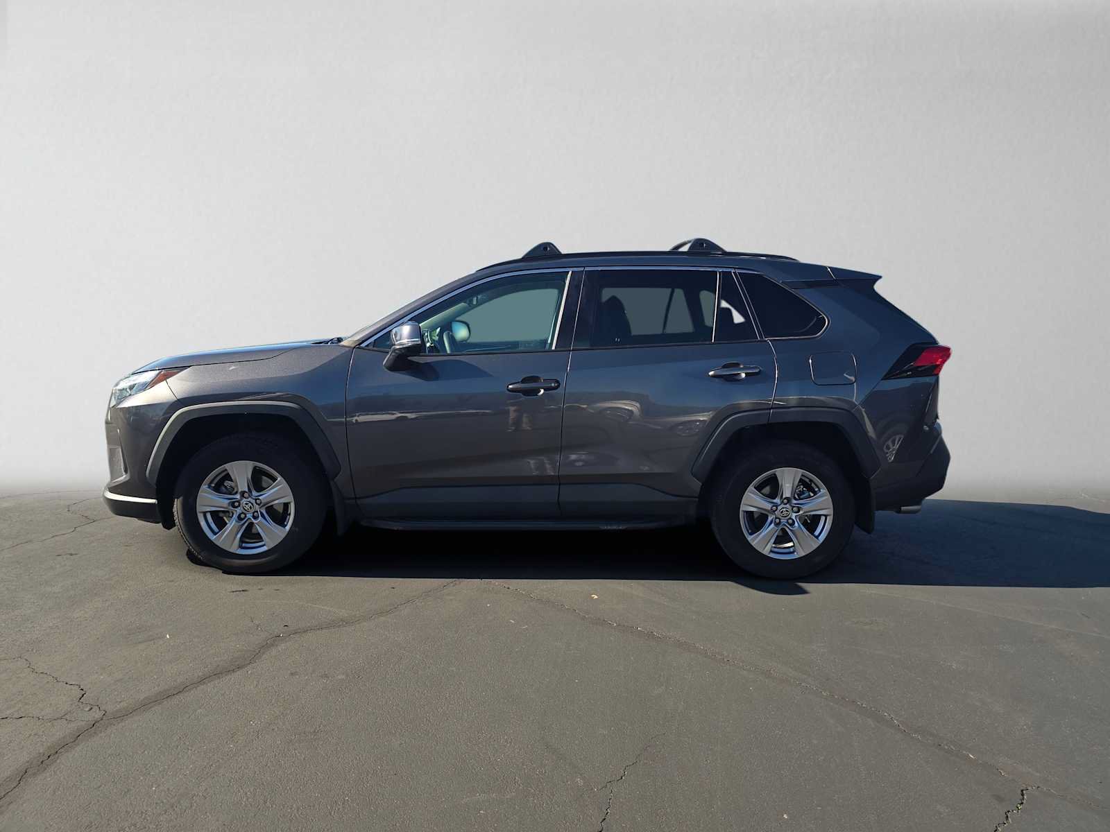 Used 2023 Toyota RAV4 XLE AWD/4WD image 6