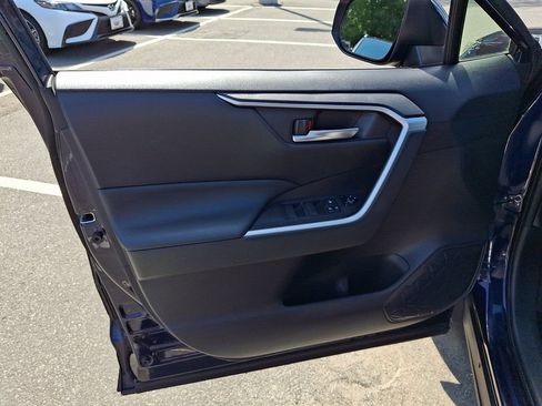 Used 2019 Toyota RAV4 XLE w/ Convenience Package AWD/4WD image 13