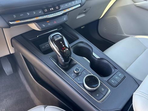 Certified 2023 Cadillac XT4 Luxury w/ Cold Weather Package FWD image 19