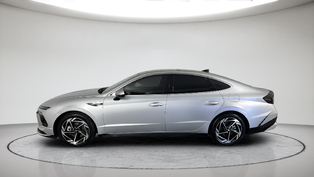 Used 2025 Hyundai Sonata SEL FWD image 12