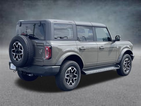 New 2025 Ford Bronco Outer Banks image 3