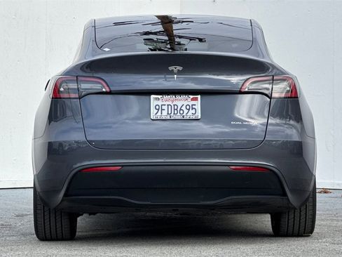Used 2023 Tesla Model Y Long Range image 5