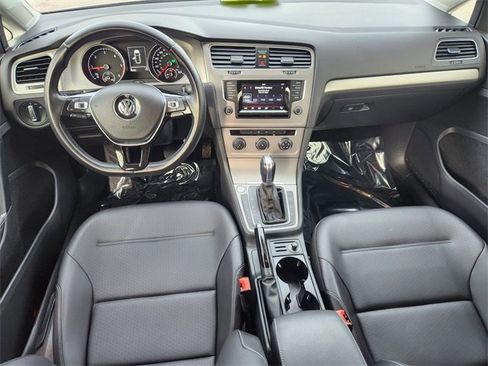 Used 2015 Volkswagen Golf TDI S image 22