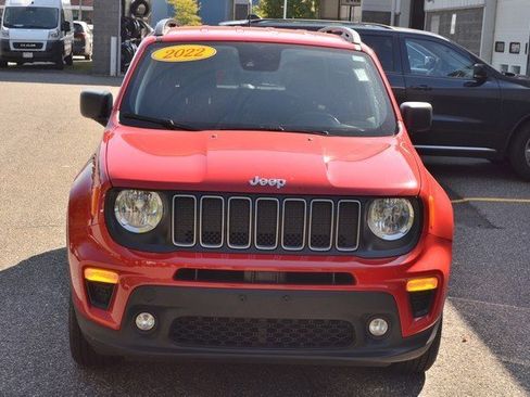 Used 2022 Jeep Renegade Latitude image 3