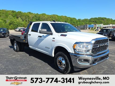 Used 2021 RAM 3500 Tradesman w/ Chrome Appearance Group AWD/4WD image 2